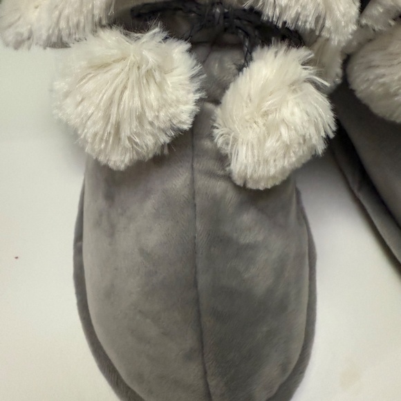 Cozy Faux Fur Slipper Booties - Picture 3 of 5